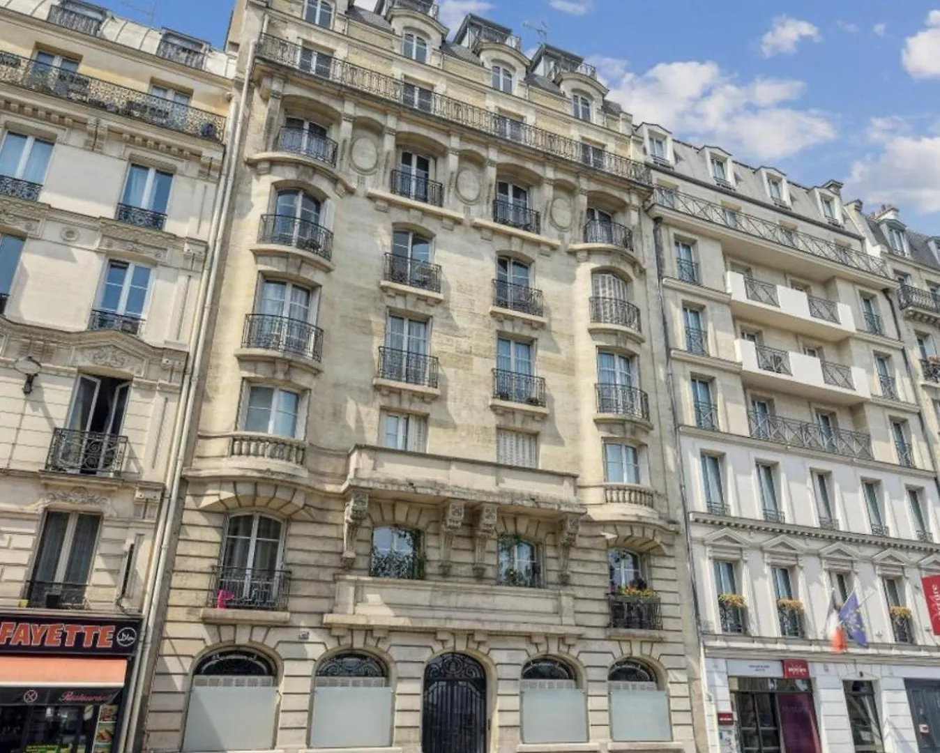 3 Pieces Lumineux Paris Montmartre Apartment France